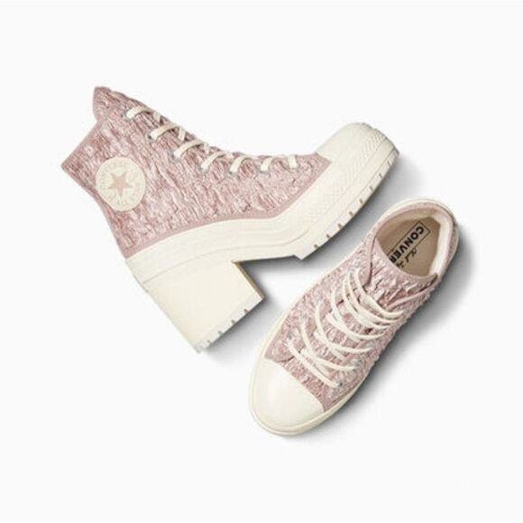 Converse Chuck Taylor Lug Sole Heeled Platform Boot 6.5 NIB - Picture 2 of 9